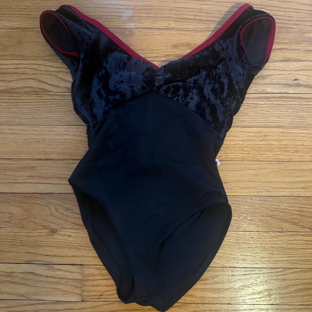 Yumiko xs Elli Black Velvet Babylon Trim full front lining high cut leg